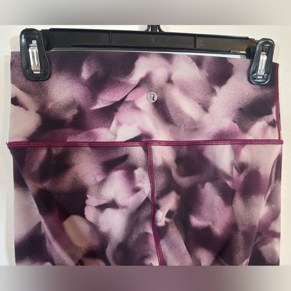 Lululemon Wunder Under Speed Crop Leggings Size 6 Purple Floral Tie-Dye - Picture 4 of 9
